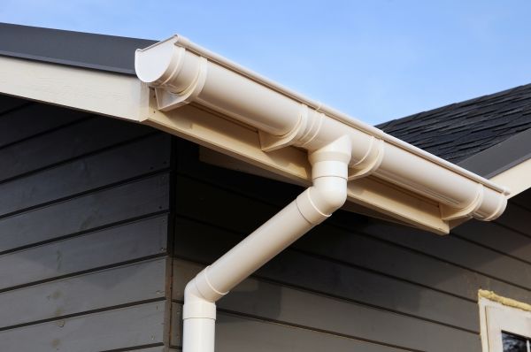 Roof Gutter Replacement in Conroe
