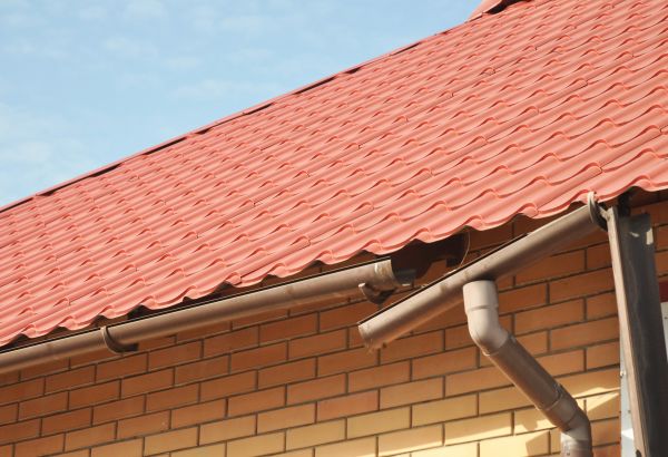 Loose Gutter Repair in Conroe