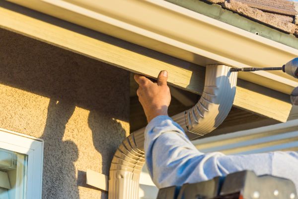 Aluminum Rain Gutter Service in Conroe