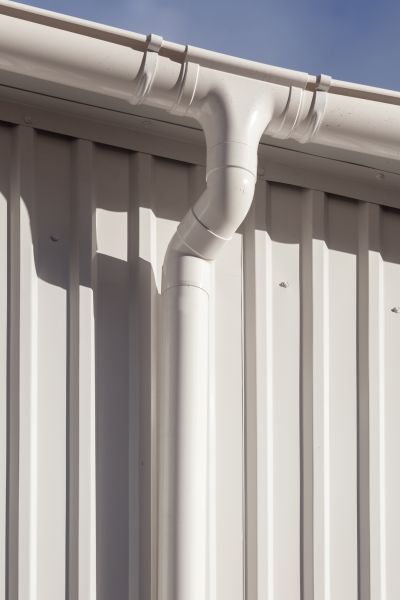 Building Gutter Replacement in Conroe